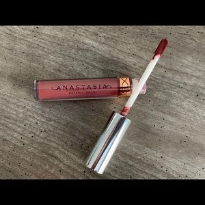 Anastasia Beverly Hills Liquid Lipstick in Poet